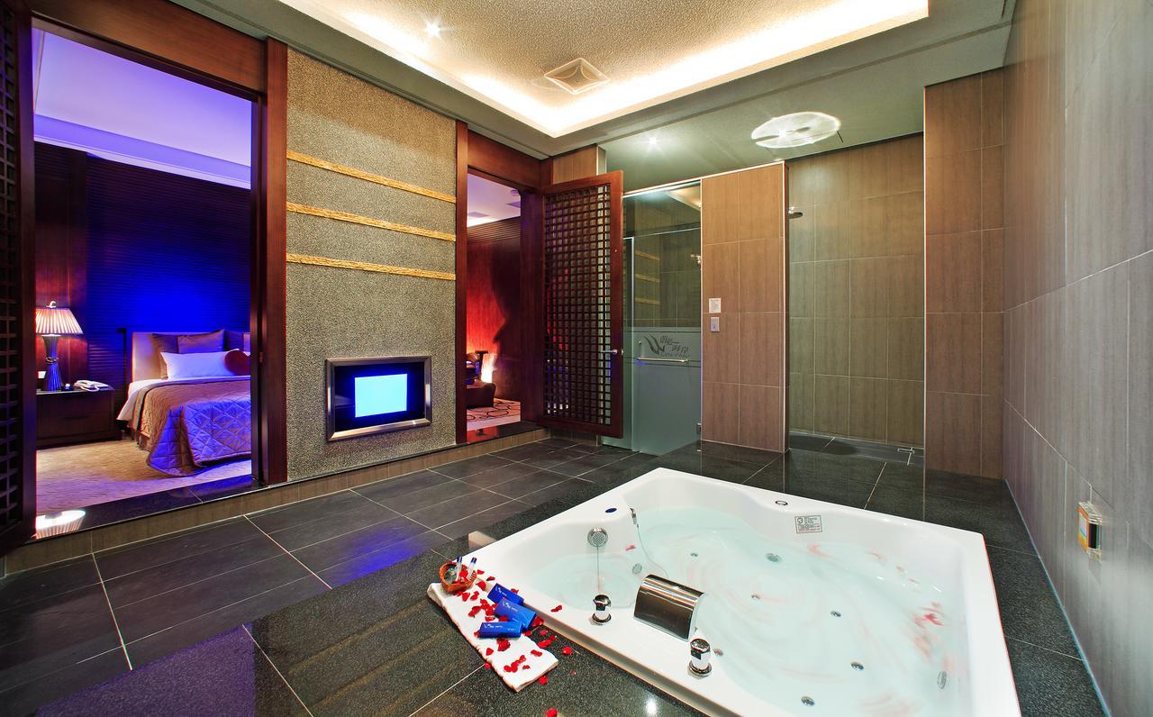 Blue Coast Spa Motel Цзилун Экстерьер фото